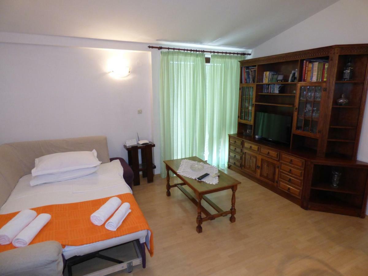Apartmani Dalija Tučepi Exterior foto