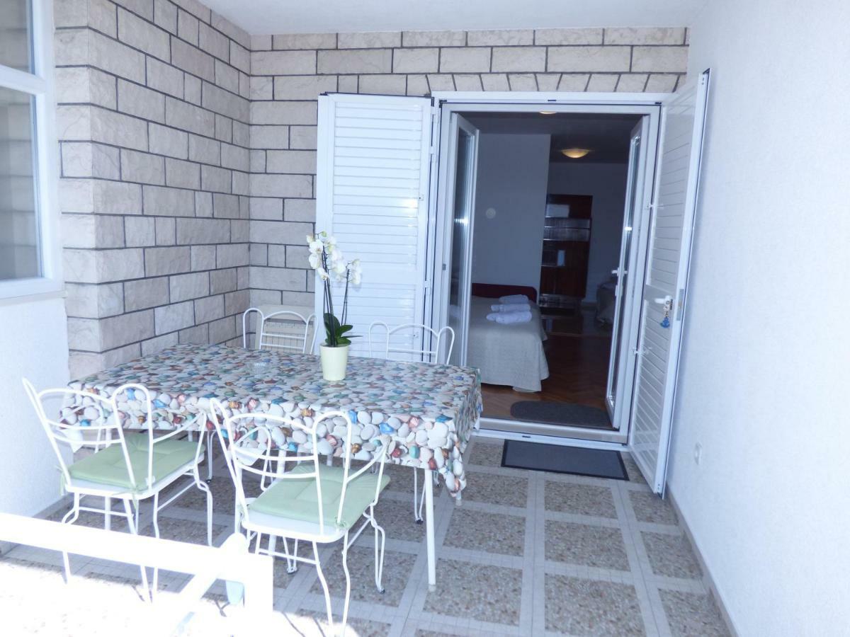 Apartmani Dalija Tučepi Exterior foto